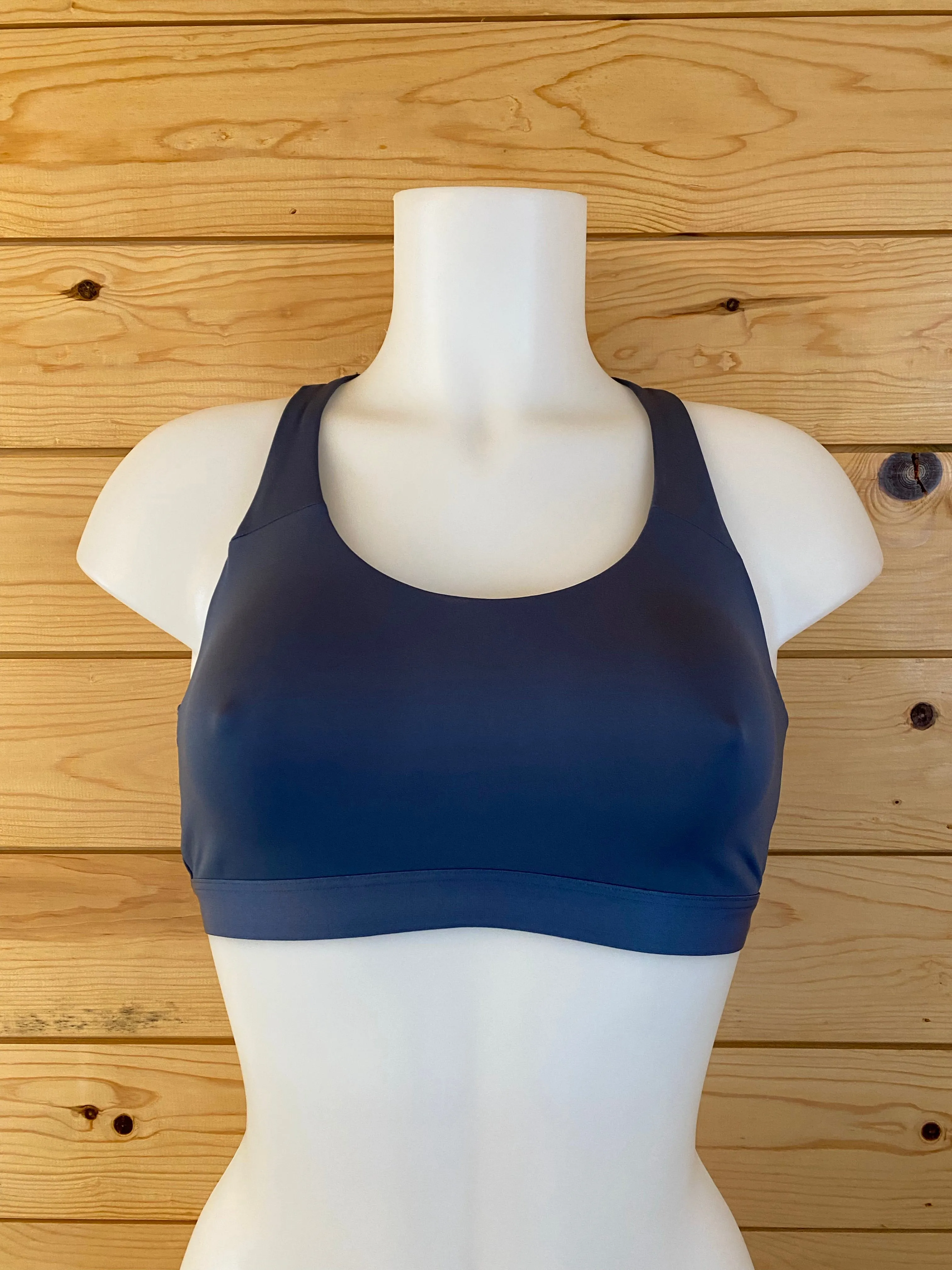 Active Sport Crop Top in Vintage Indigo