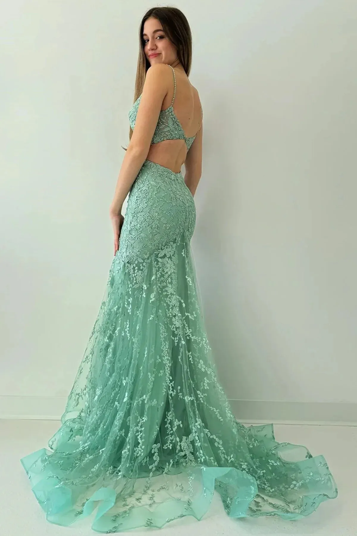 Charming Spaghetti Straps V-neck Mermaid Tulle Mint Green Long Evening Prom Dress Online, OL041